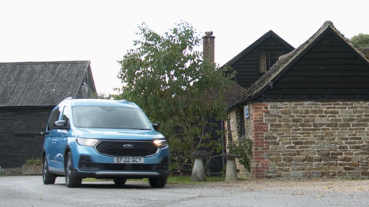 FORD GRAND TOURNEO CONNECT ESTATE 1.5 EcoBoost 115 Titanium 5dr Auto